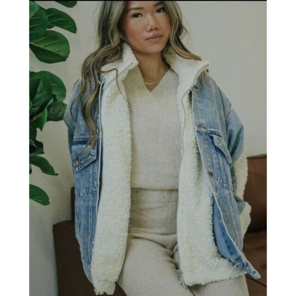 BLANKNYC Jackets & Blazers - New BlankNYC Bear Hug Denim Jacket Womens L Faux Sherpa Blank NYC